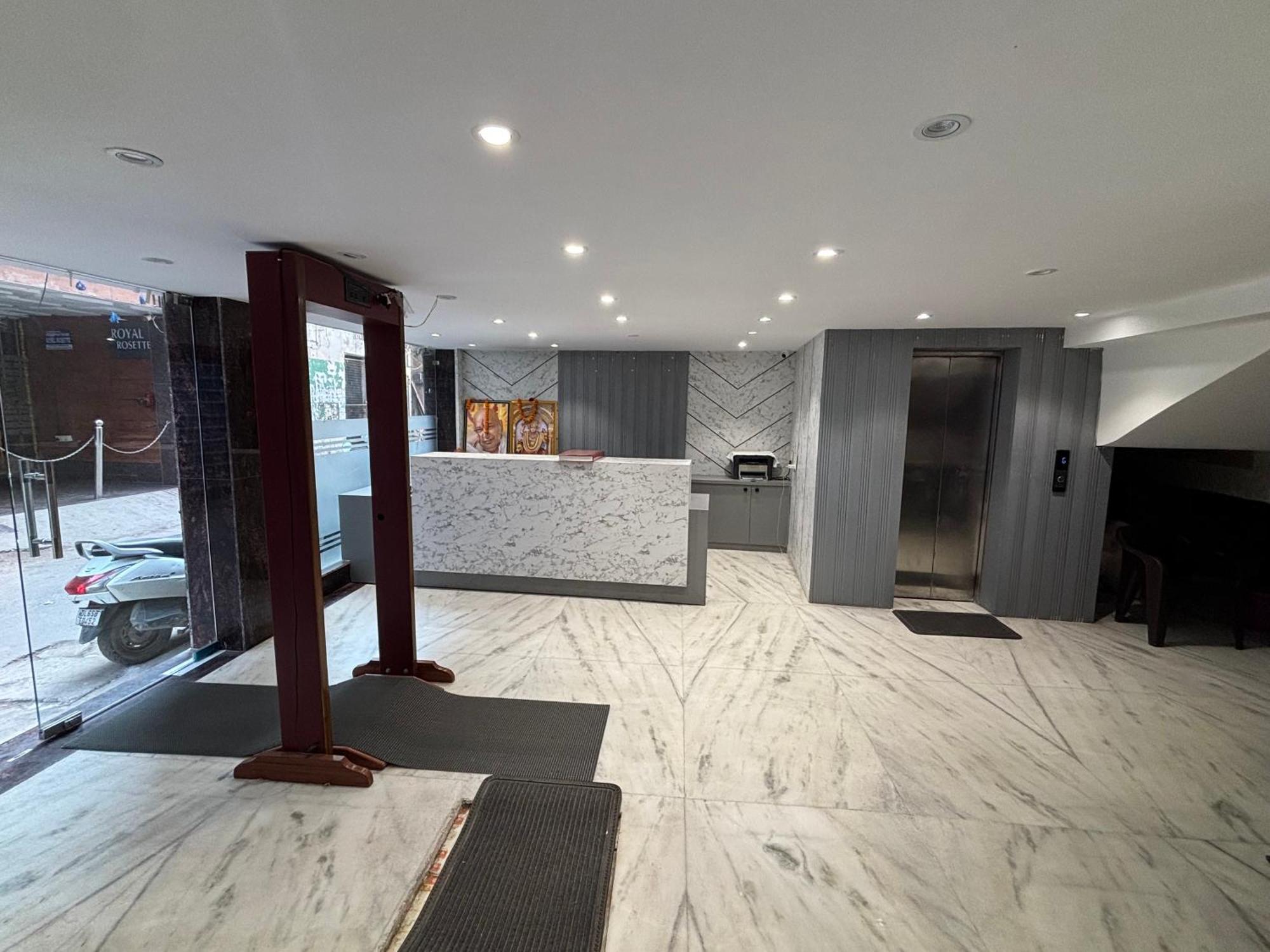 Hotel C G International 2 Minuit Walkable New Delhi Railway Station & Connaught Palace ניו דלהי מראה חיצוני תמונה