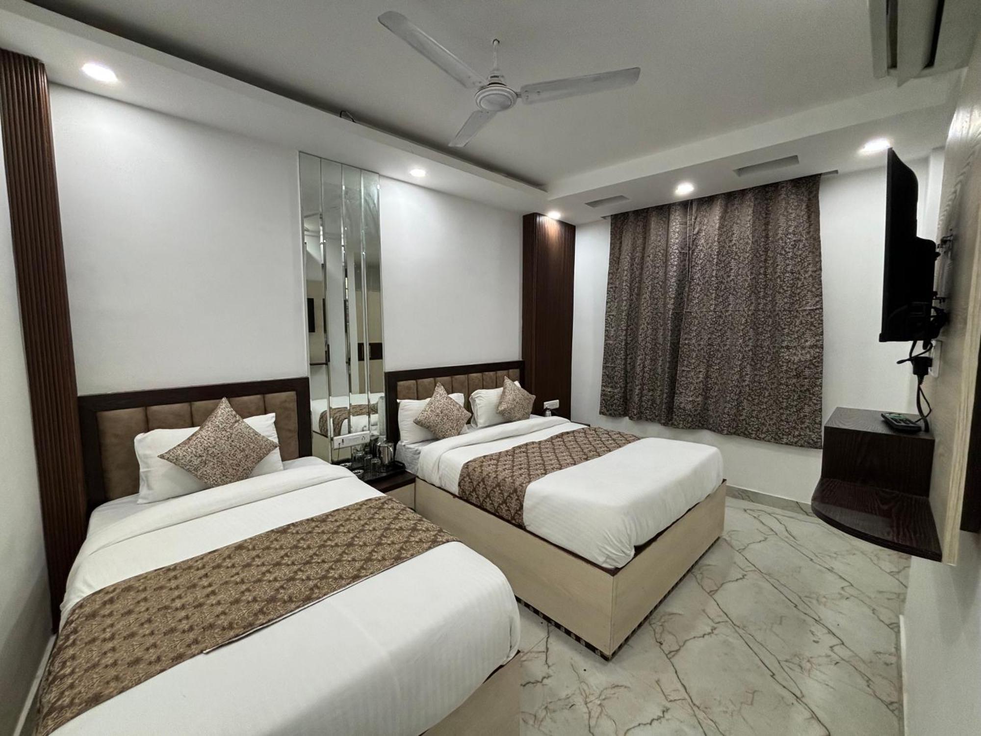 Hotel C G International 2 Minuit Walkable New Delhi Railway Station & Connaught Palace ניו דלהי מראה חיצוני תמונה