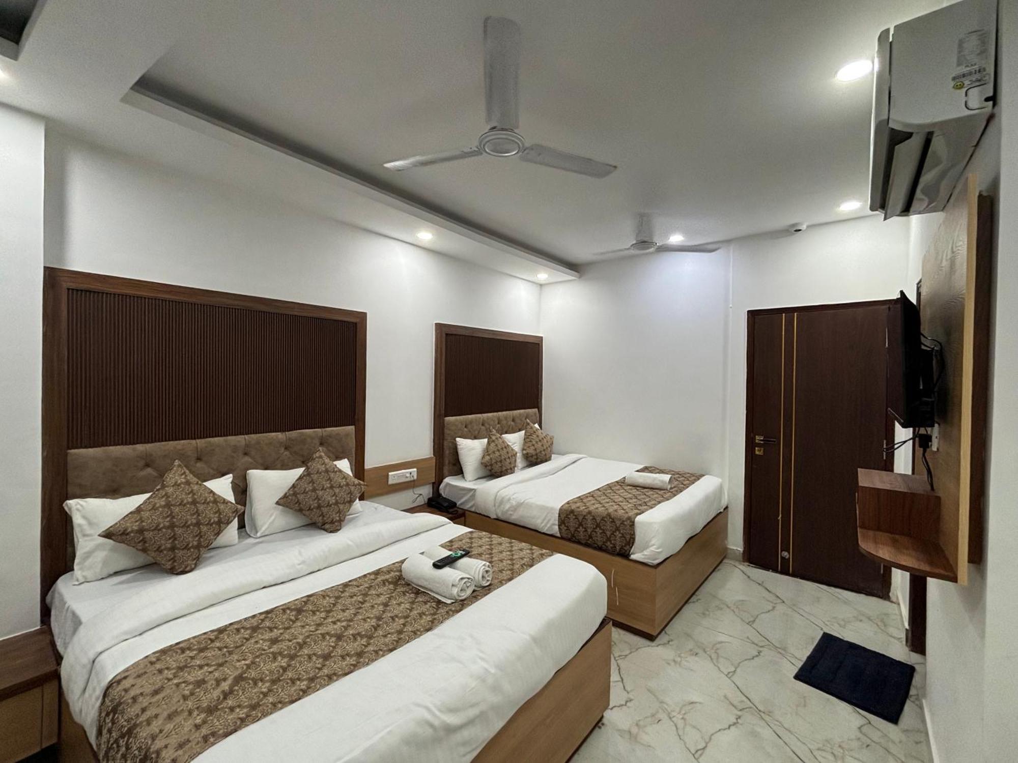 Hotel C G International 2 Minuit Walkable New Delhi Railway Station & Connaught Palace ניו דלהי מראה חיצוני תמונה